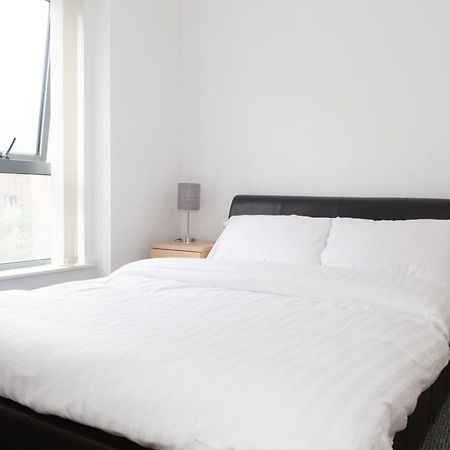 Serviced Apartment In Liverpool City Centre - Free Parking - Balcony - By Happy Days Exteriér fotografie