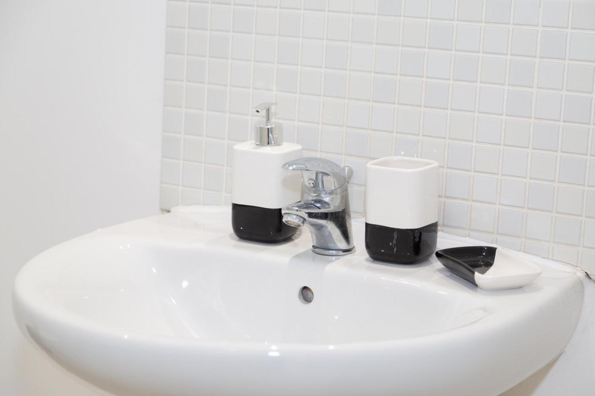 Serviced Apartment In Liverpool City Centre - Free Parking - Balcony - By Happy Days Exteriér fotografie
