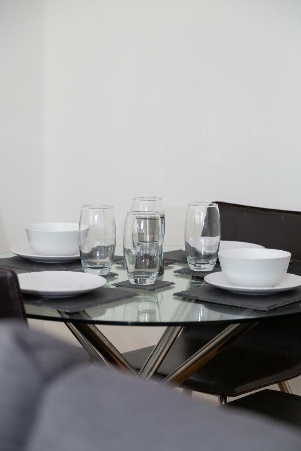 Serviced Apartment In Liverpool City Centre - Free Parking - Balcony - By Happy Days Exteriér fotografie